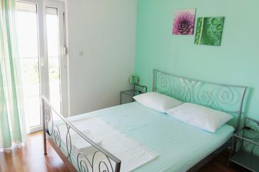 Apartmanok parkolóhellyel Rastici, Ciovo - 2102