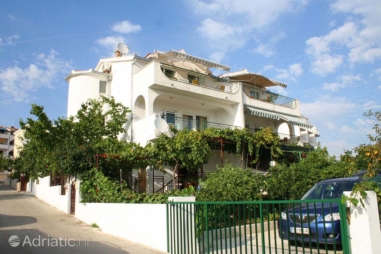 Apartmanok parkolóhellyel Rastici, Ciovo - 2102