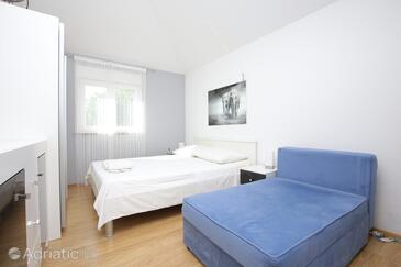 Apartments with parking space Kaštel Gomilica, Kaštela - 21020