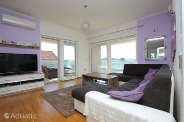 Apartments with parking space Kaštel Gomilica, Kaštela - 21020