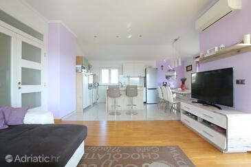 Apartments with parking space Kaštel Gomilica, Kaštela - 21020