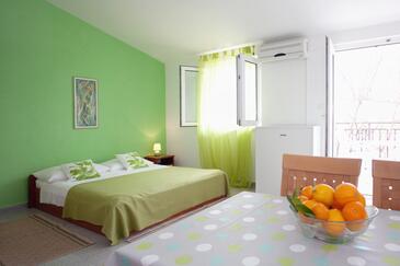 Apartamentos junto al mar Rastici, Ciovo - 2104