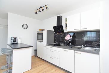 Apartmanok családok részére medencével Vodnjan, Fazana - 21040
