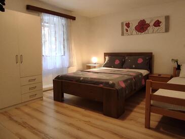 Апартаменты с парковкой Омиш - Omiš - 21053