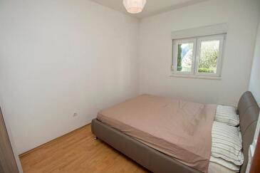 Apartamenty z parkingiem Omis - 21058