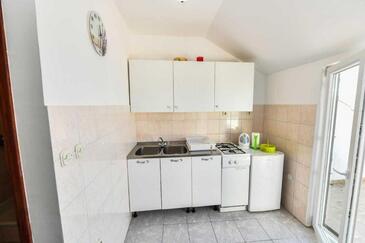 Appartamenti con parcheggio Nemira, Almissa - Omiš - 21059