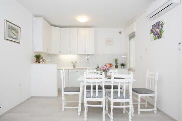 Apartmani s parkingom Kaštel Lukšić, Kaštela - 21073