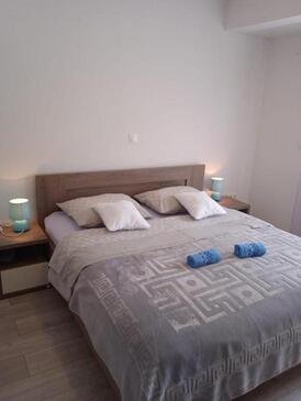 Sommerhus med parkering Ostrvica, Omis - 21086