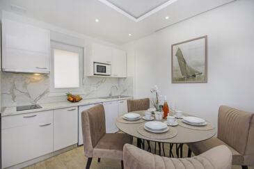 Family-friendly apartments with swimming pool Promajna, Makarska - 21102