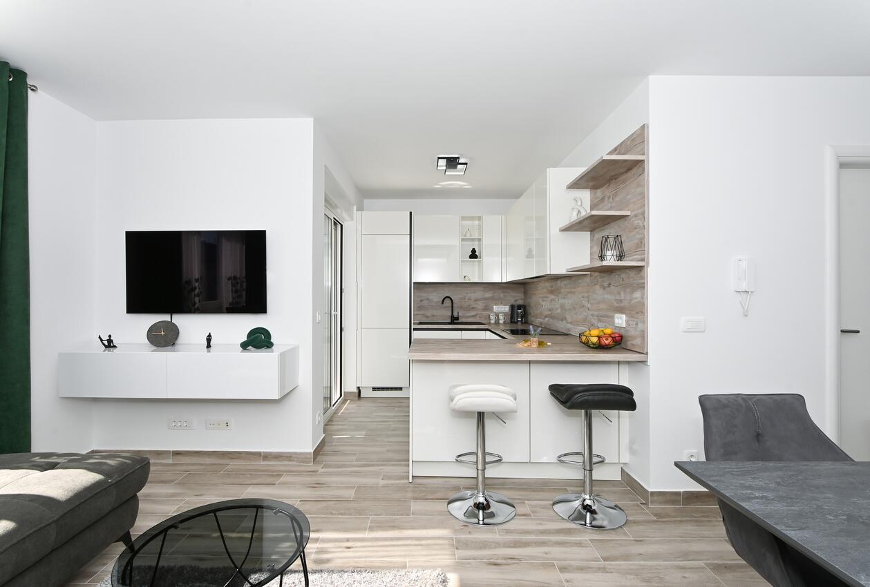 Appartamenti con parcheggio Kastel Novi, Castelli - Kaštela - 21103