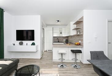 Lägenheter med parkering Kastel Novi, Kastela - 21103