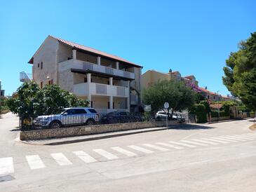 Apartamenty Z Parkingiem Supetar, Brač - 21110 - Supetar