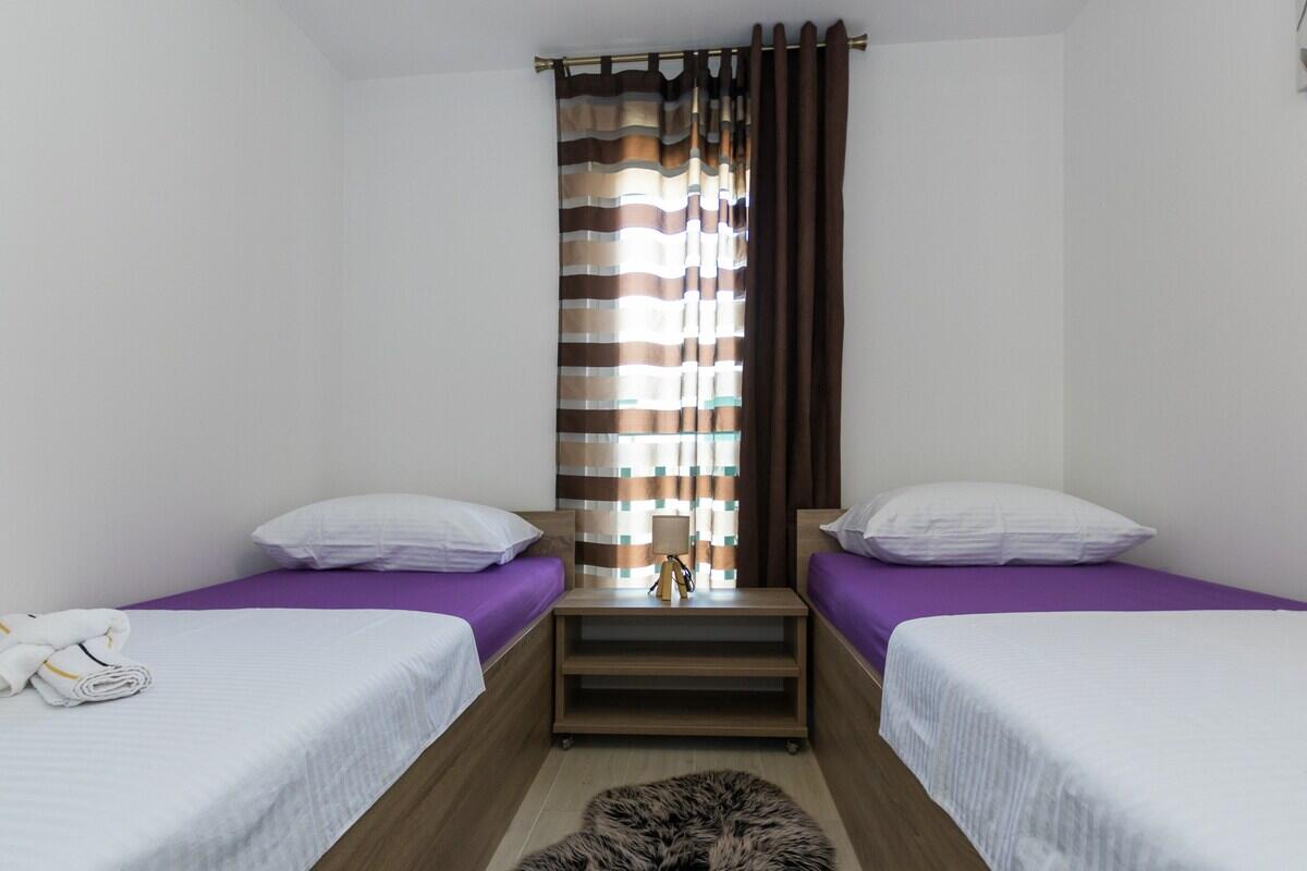 Appartamenti con parcheggio Kastel Gomilica, Castelli - Kaštela - 21138