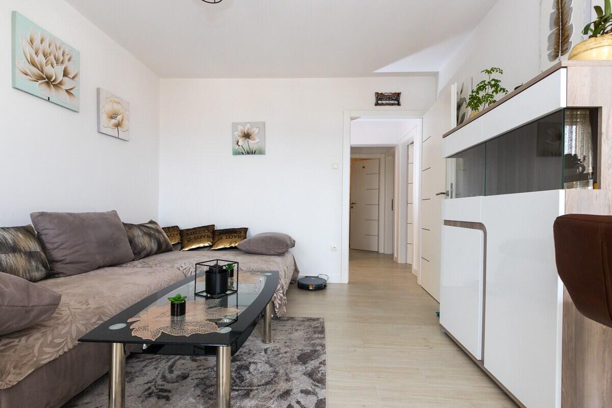 Appartamenti con parcheggio Kastel Gomilica, Castelli - Kaštela - 21138