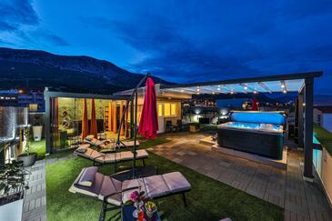 Ferienwohnungen mit Parkplatz Kastel Gomilica, Kastela - 21138