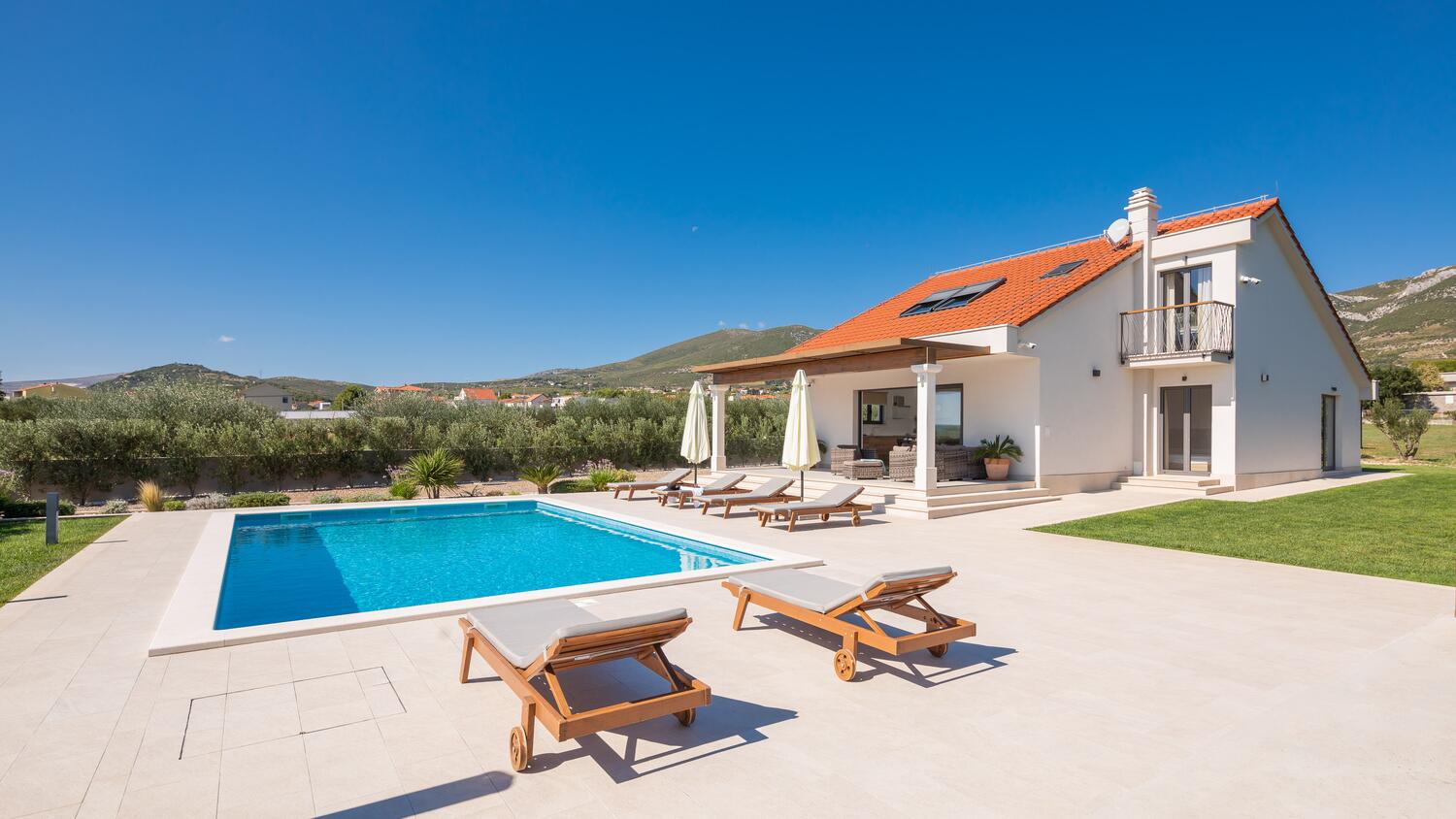 Casa vacanze con piscina Kastel Novi, Castelli - Kaštela - 21152