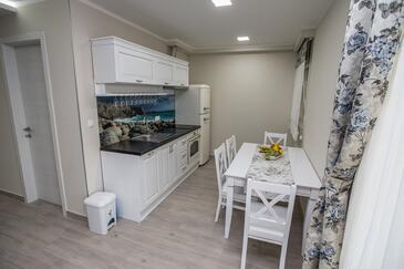 Ferienwohnungen mit Parkplatz Promajna, Makarska - 21175