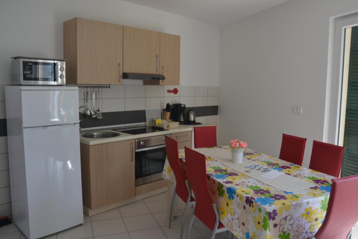 A-21179-a - Alloggi privati - Appartamenti con piscina Milna, Brazza - Brač