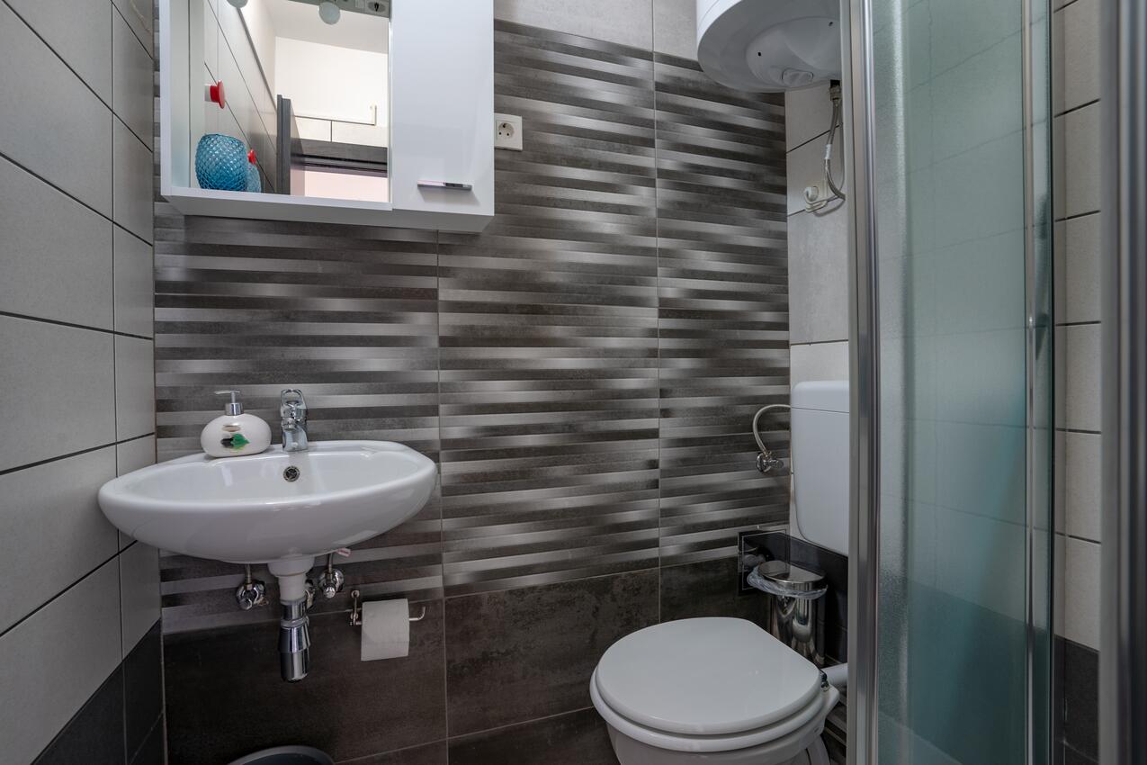 A-21179-b - Alloggi privati - Appartamenti con piscina Milna, Brazza - Brač