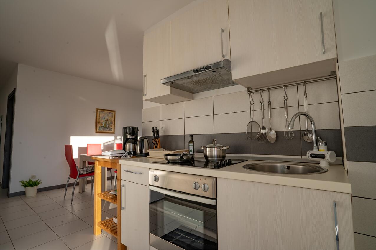 A-21179-b - Alloggi privati - Appartamenti con piscina Milna, Brazza - Brač