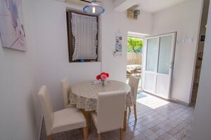 Appartamento di due stanze Lussinpiccolo - Mali Lošinj, Lussino - Lošinj (A-21195-b)