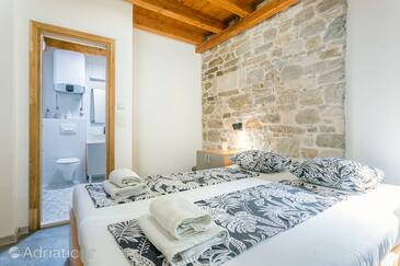 Lejligheder ved havet Kastel Stari, Kastela - 21199