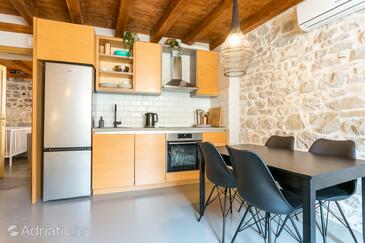 Lejligheder ved havet Kastel Stari, Kastela - 21199