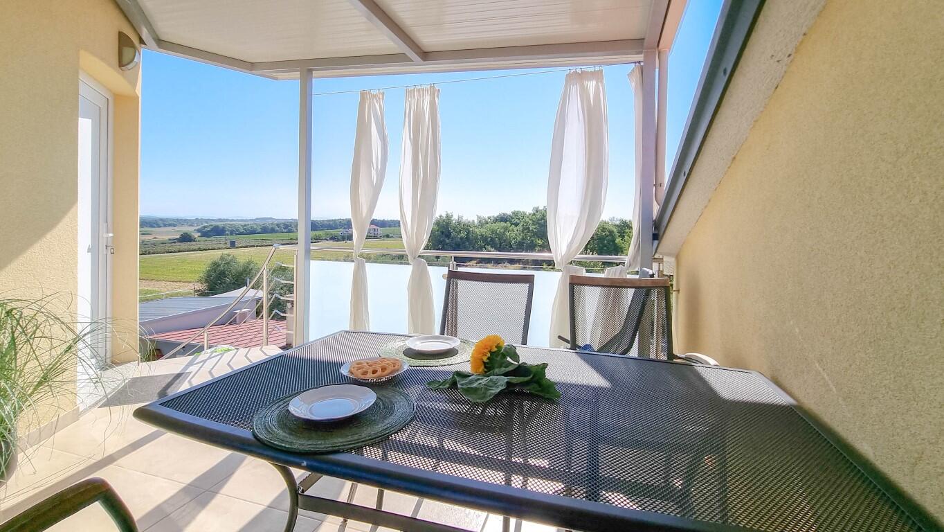 Appartamenti con parcheggio Mareda, Novigrad - 21207