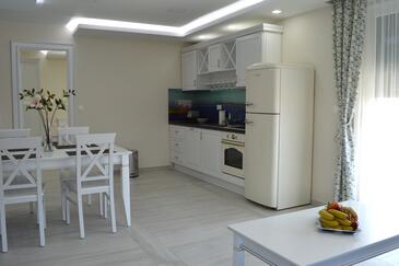Apartments with parking space Promajna, Makarska - 21213