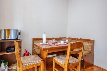 Ferienwohnungen mit Parkplatz Vodice - 21216