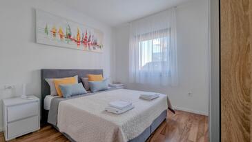 Ferienwohnungen mit Pool für Familien Novigrad - 21217