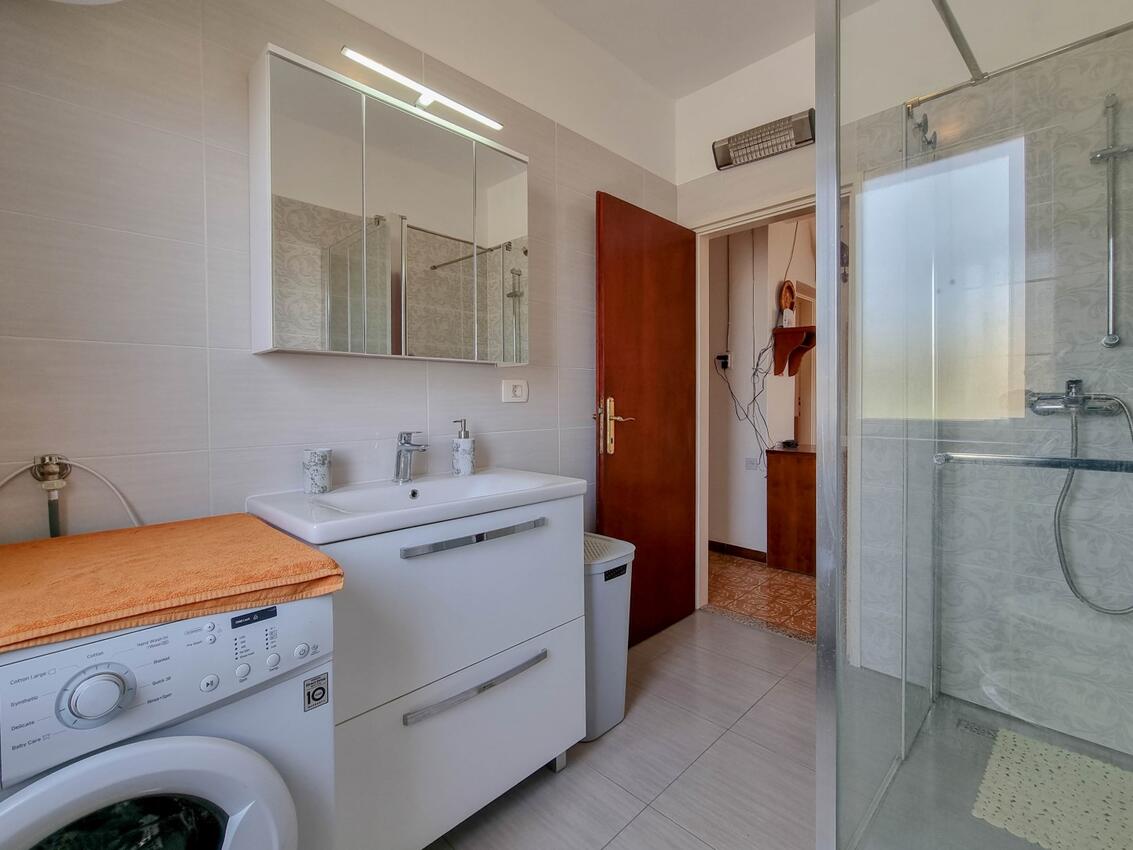 A-21229-b - Privatunterkunft - Ferienwohnungen mit Parkplatz Brtonigla, Novigrad