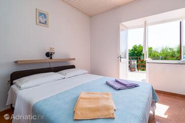 Apartmanok és szobák parkolóhellyel Skrbčići, Krk - 21231
