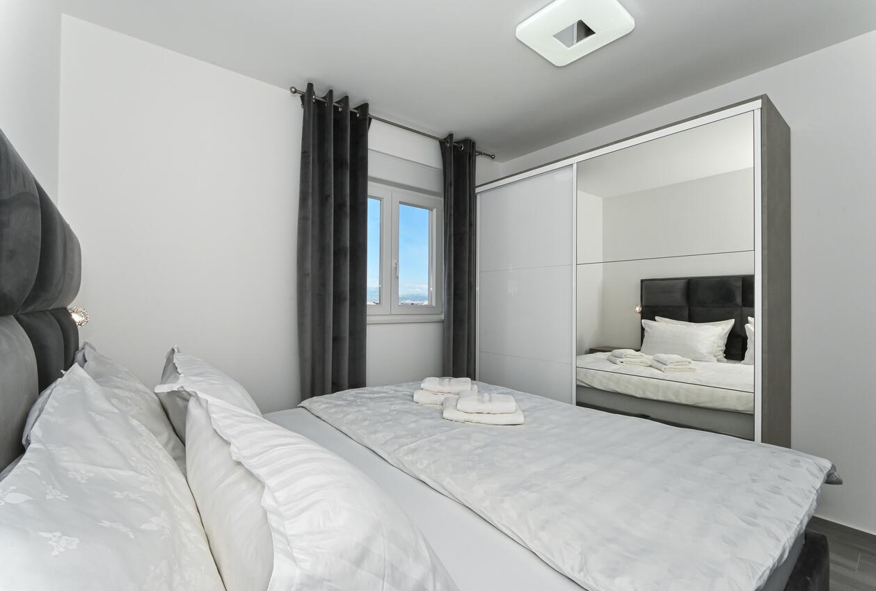 Appartamenti con parcheggio Kastel Novi, Castelli - Kaštela - 21238
