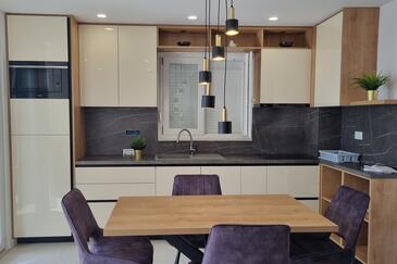 Apartmaji z bazenom za družine z otroci Šilo, Krk - 21242