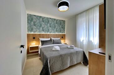 Family-friendly apartments with swimming pool Šilo, Krk - 21242