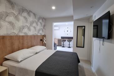 Apartmaji z bazenom za družine z otroci Šilo, Krk - 21242