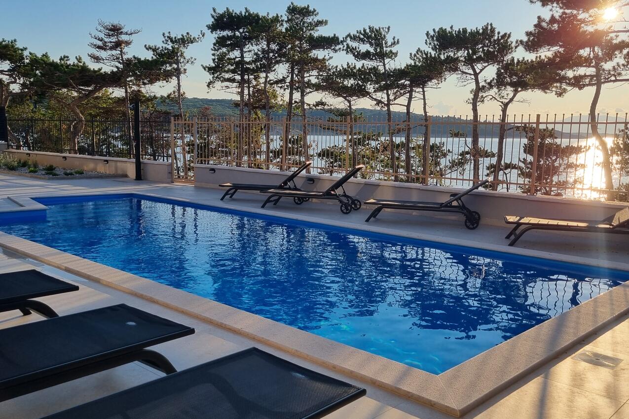 Ferienwohnungen mit Pool für Familien Silo, Krk - 21242