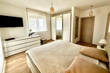 Ferienwohnungen mit Pool für Familien Liznjan, Medulin - 21266