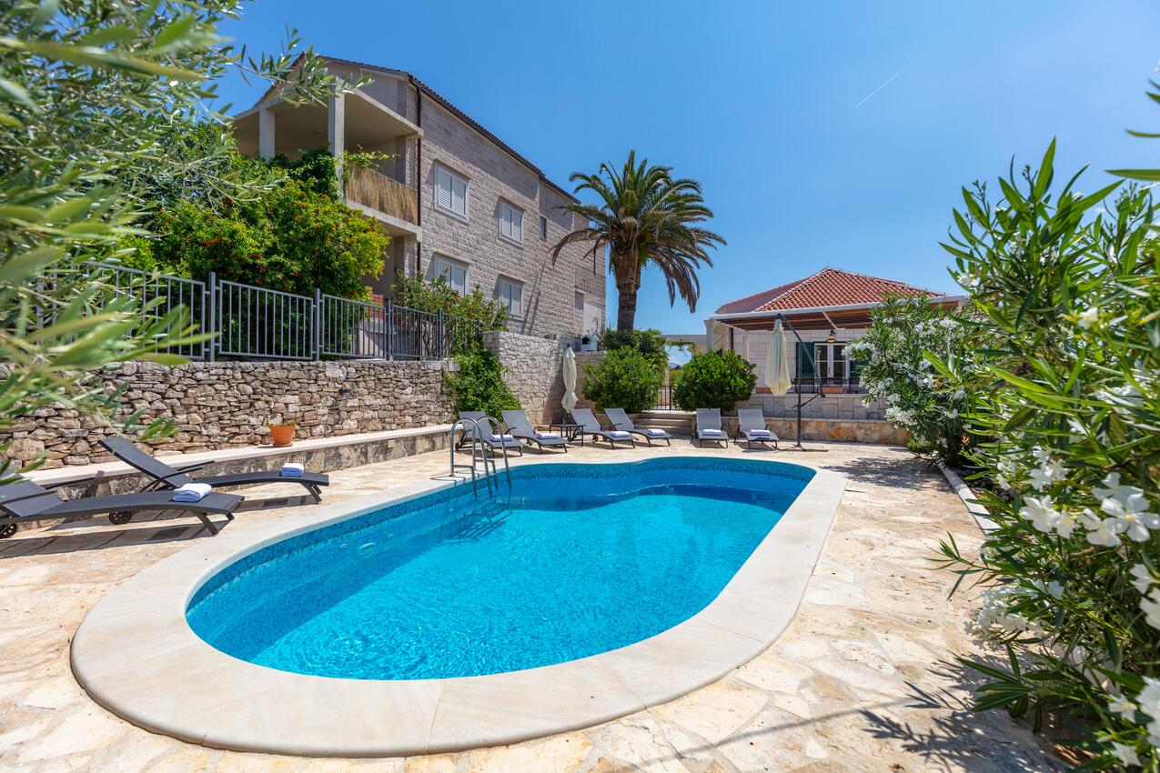 Haus am Meer mit Pool für Familien Sumartin, Brac - 21283