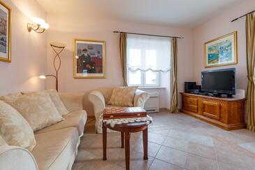 Гостиная Sumartin, Гостиная в размещении типа house, доступный кондиционер, Домашние животные допускаются и WiFi.