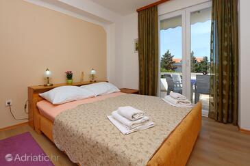 Apartmanok családok részére medencével Novalja, Pag - 213