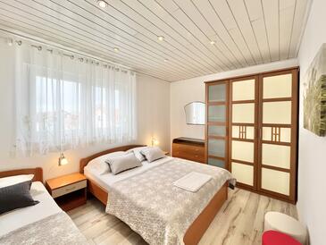 Apartmani s parkingom Vodice - 21305