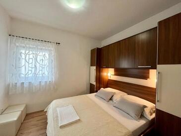 Apartmány s parkovištěm Vodice - 21305