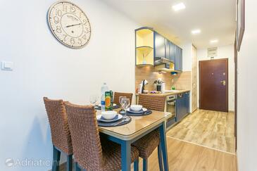 Апартаменти з паркуванням Солін - Solin, Спліт - Split - 21310 Adriatic.hr