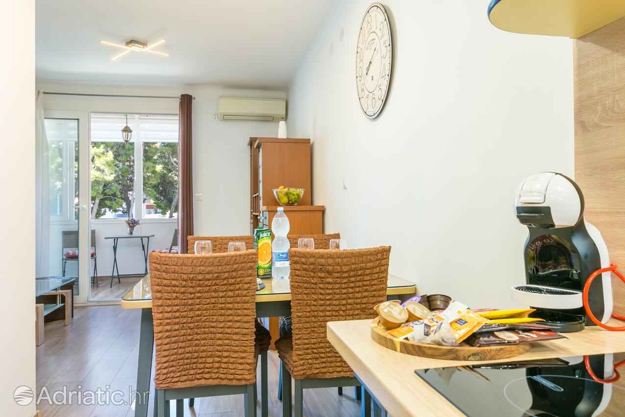 A-21310-a - Privatunterkunft - Ferienwohnungen mit Parkplatz Solin, Split