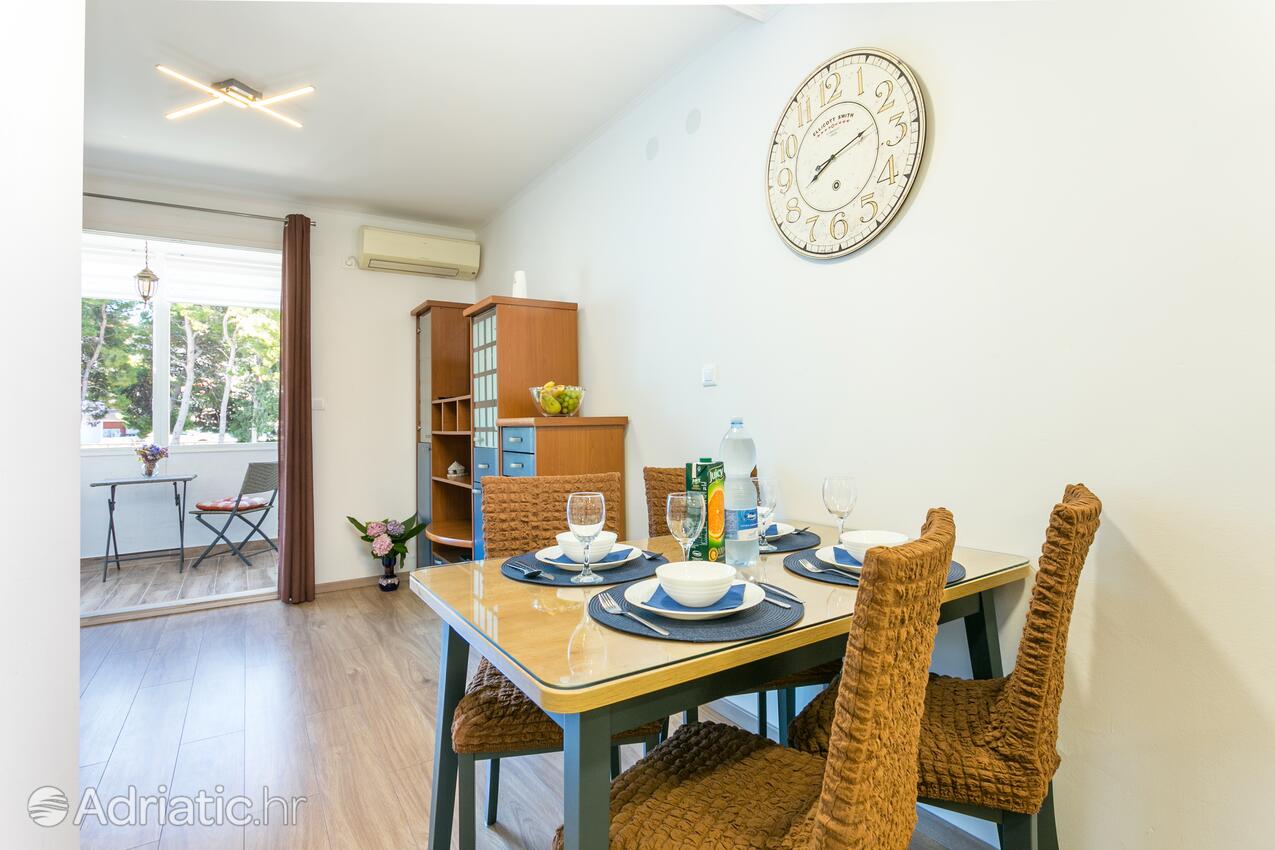 A-21310-a - Privatunterkunft - Ferienwohnungen mit Parkplatz Solin, Split