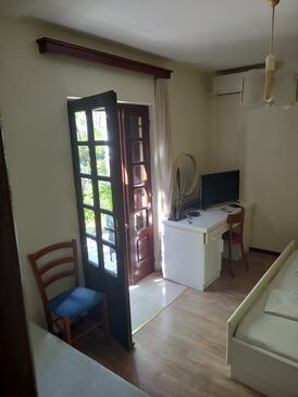 Apartments with terrace Cavtat, South Dalmatia