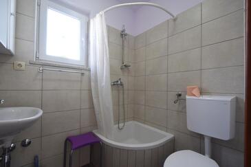 Appartementen en kamers met parkeerplaats Rasopasno, Krk - 21325