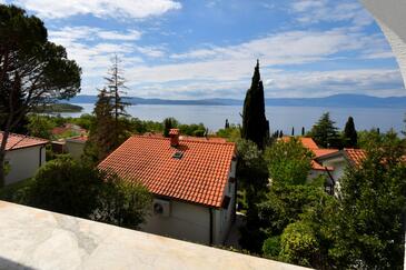 Apartments with terrace Njivice, Kvarner